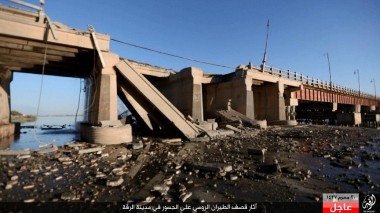 15-11-05-russian-airstrikes-on-raqqa-bridges-4-1024x575